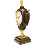 Table clock: Directoire clock in the shape of an "Urn", bronz… - photo 2