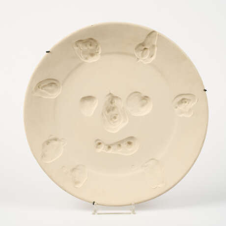 Pablo Picasso Ceramics. Face with spots - Foto 1