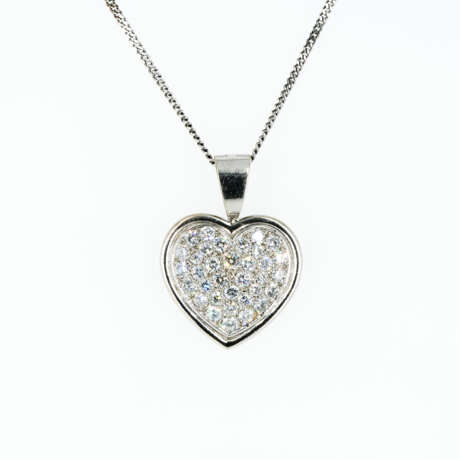 Hear-Diamond-Pendant-Necklace - фото 1