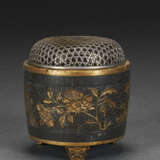 A SMALL FINELY-CAST PARCEL-GILT BRONZE CENSER - фото 2