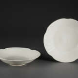 A RARE PAIR OF WHITE-GLAZED LOBED DISHES - photo 1