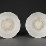 A RARE PAIR OF WHITE-GLAZED LOBED DISHES - photo 2