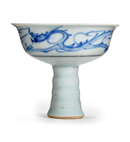 A RARE BLUE AND WHITE `DRAGON` STEM CUP - photo 1