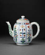 Teapots and coffee pots. A KAKIEMON-STYLE FAMILLE VERTE MELON-FORM TEAPOT AND COVER