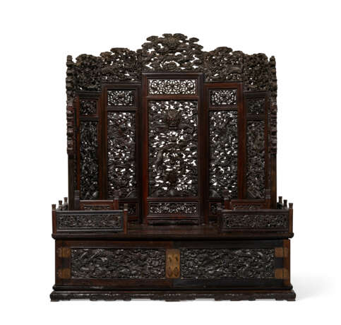 A LARGE AND MAGNIFICENT IMPERIAL CARVED ZITAN MIRROR STAND - photo 1
