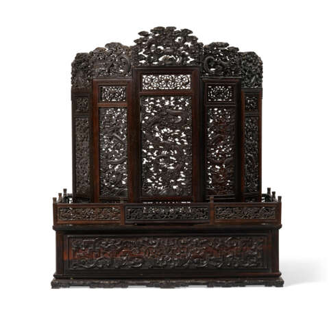 A LARGE AND MAGNIFICENT IMPERIAL CARVED ZITAN MIRROR STAND - photo 3