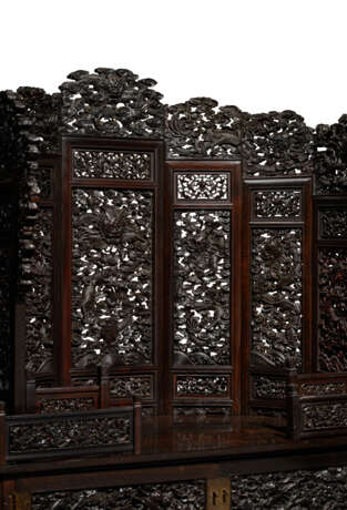 A LARGE AND MAGNIFICENT IMPERIAL CARVED ZITAN MIRROR STAND - фото 6