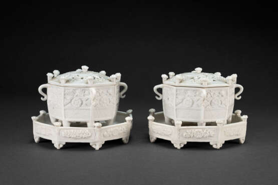 A PAIR OF MOLDED DEHUA ‘MARCO POLO’ CENSERS, COVERS AND STANDS - photo 1