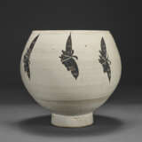 AN EXTREMELY RARE PAINTED CIZHOU DEEP BOWL - photo 1