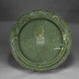 A MASSIVE AND VERY RARE CARVED SPINACH-GREEN JADE SHALLOW BASIN - фото 3