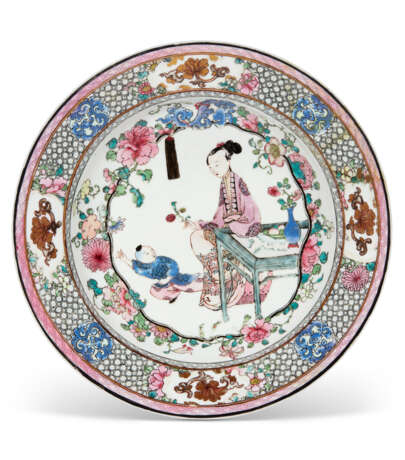 A FAMILLE ROSE `EGGSHELL` RUBY-BACK `LADY AND CHILD` DISH - фото 1