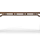 A JUMU `BAMBOO`-STYLE CORNER-LEG TABLE - Foto 2