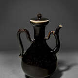 A RARE BLACK-GLAZED PEAR-SHAPED EWER AND COVER - photo 1