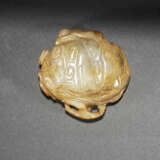 A RARE PALE GREY AND BROWN JADE `BOY AND DRAGON` WASHER - photo 4