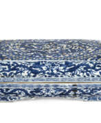 Wanli period. A BLUE AND WHITE RECTANGULAR &#39;DRAGON&#39; BOX AND PIERCED COVER