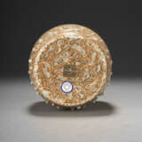 A SMALL FINELY ENAMELED FAUX-PUDDINGSTONE MODEL OF A DRUM - photo 3