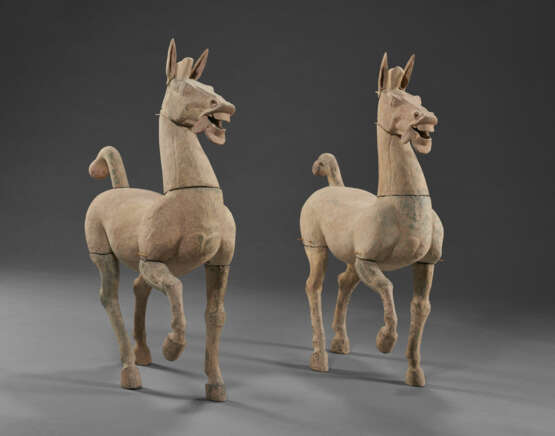 A PAIR OF LARGE PAINTED POTTERY FIGURES OF PRANCING HORSES - photo 2