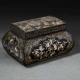 AN EXQUISITE AND VERY RARE MOTHER-OF-PEARL-INLAID BOX AND COVER - photo 1