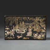 AN EXQUISITE AND VERY RARE MOTHER-OF-PEARL-INLAID BOX AND COVER - Foto 4