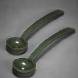 A VERY RARE PAIR OF MASSIVE SPINACH-GREEN JADE LADLES - photo 1