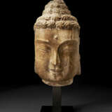 A RARE LARGE MARBLE HEAD OF BUDDHA - photo 2