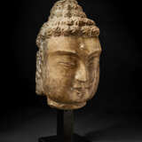 A RARE LARGE MARBLE HEAD OF BUDDHA - photo 3