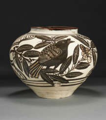 A RARE WELL-PAINTED AND INCISED CIZHOU &#39;BIRDS&#39; JAR