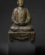 Gilding. A VERY RARE AND LARGE GILT-BRONZE FIGURE OF A SEATED LUOHAN