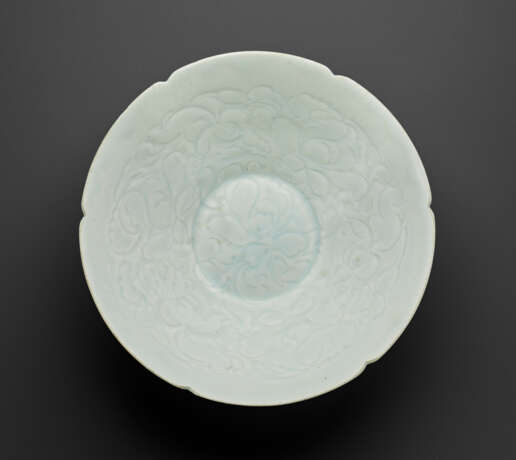 A CARVED QINGBAI `BOYS` BOWL - фото 1