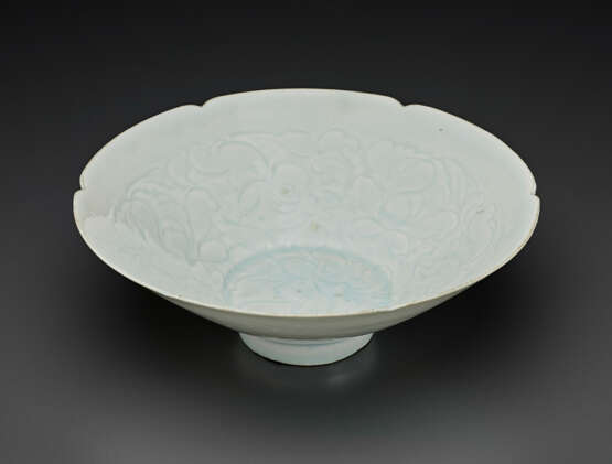 A CARVED QINGBAI `BOYS` BOWL - фото 2