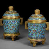 A PAIR OF CLOISONN&#201; ENAMEL TAPERING CYLINDRICAL TRIPOD CENSERS AND COVERS - фото 1