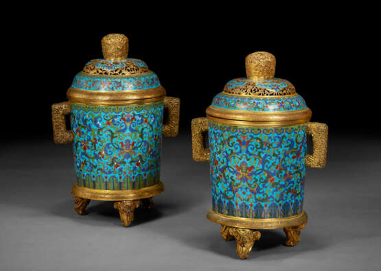 A PAIR OF CLOISONN&#201; ENAMEL TAPERING CYLINDRICAL TRIPOD CENSERS AND COVERS - photo 1