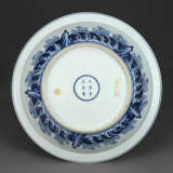 A RARE LARGE BLUE AND WHITE `DRAGON` DISH - фото 3