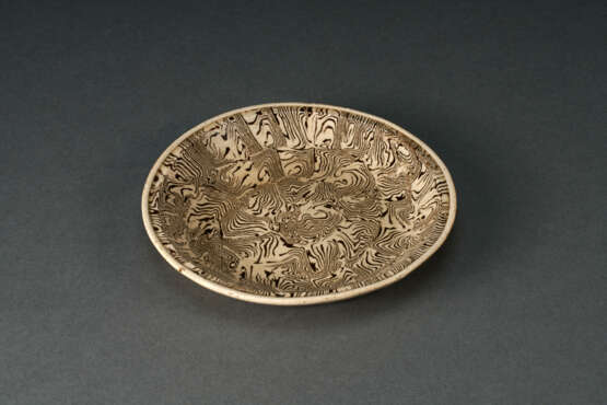 A MARBLED DISH - photo 2