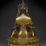 A VERY RARE AND FINELY-CAST IMPERIAL GILT-BRONZE FIGURE OF SEATED AMITAYUS - photo 3