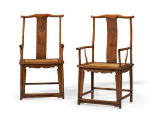 A PAIR OF HUANGHUALI &#39;OFFICIAL&#39;S HAT&#39; ARMCHAIRS