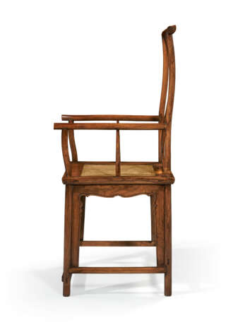A PAIR OF HUANGHUALI `OFFICIAL`S HAT` ARMCHAIRS - Foto 4