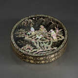 A MOTHER-OF-PEARL-INLAID CIRCULAR BOX AND COVER - photo 1