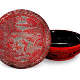 A CARVED RED AND BLACK LACQUER BOX AND COVER - фото 1