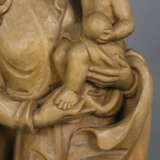 Holzfigur Madonna mit Kind - 20. Jahrhundert, Lindenholz, vo… - photo 5