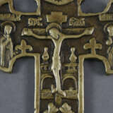 Kreuz - Russland, 19. Jh./um 1900, Gelbguss, reliefierte Dar… - photo 2