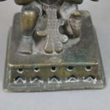 Bronzeleuchter mit figürlichem Schaft - Indien, 19.Jh. oder … - Foto 6