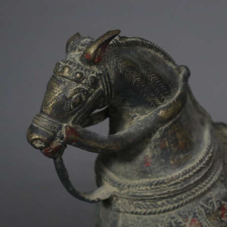 Pferd auf Rollen aus Bronze - Indien ca. 19. Jh., gesattelte… - photo 3
