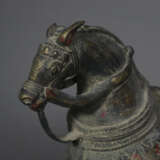 Pferd auf Rollen aus Bronze - Indien ca. 19. Jh., gesattelte… - photo 3