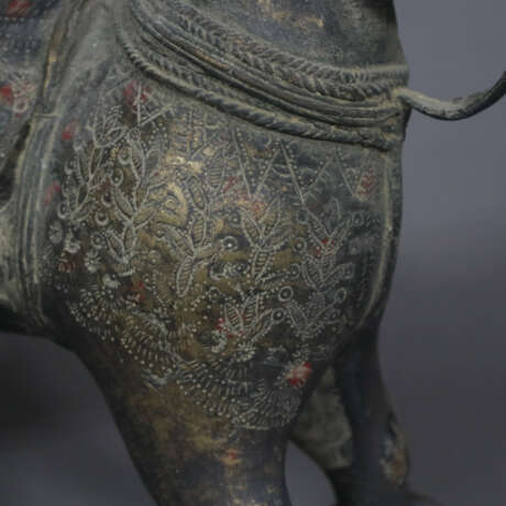 Pferd auf Rollen aus Bronze - Indien ca. 19. Jh., gesattelte… - photo 7