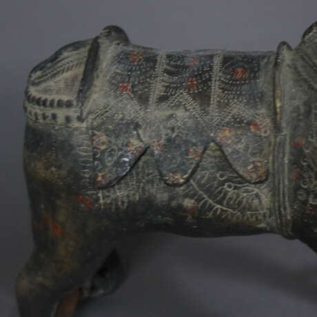 Pferd auf Rollen aus Bronze - Indien ca. 19. Jh., gesattelte… - фото 8