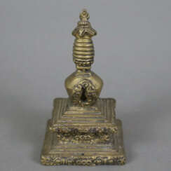 Kleine Stupa - Indien/Nepal, Bronzelegierung, H: ca. 12 cm, …