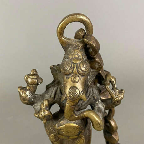 Tempelglocke mit vollrunder Ganesha-Figur als Bekrönung - Br… - photo 5