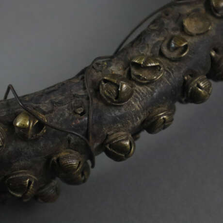 Zierkummet mit Glocke und Schellenbehang - Leder / Bronze, I… - Foto 4