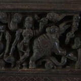 Göttin Lakshmi mit Elefanten und Fabelwesen - Holzrelief, In… - Foto 3